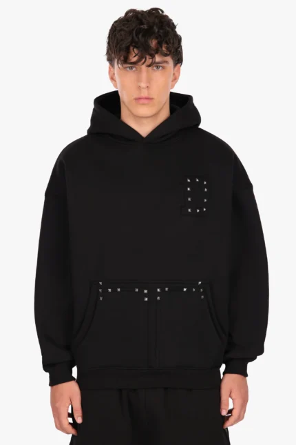 DROPSIZE Oversized Hoodie mit Nietenaufnäher