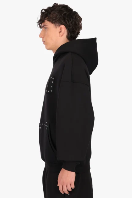 DROPSIZE Oversized Hoodie mit Nietenaufnäher