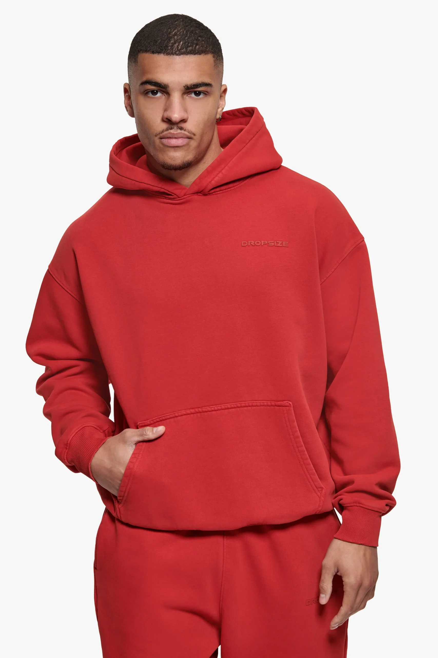 DROPSIZE Essential Hoodie Oversized Fit Olivgrün und Karmesinrot DROPSIZE Essential Hoodie Oversized Fit Olivgrün und Karmesinrot