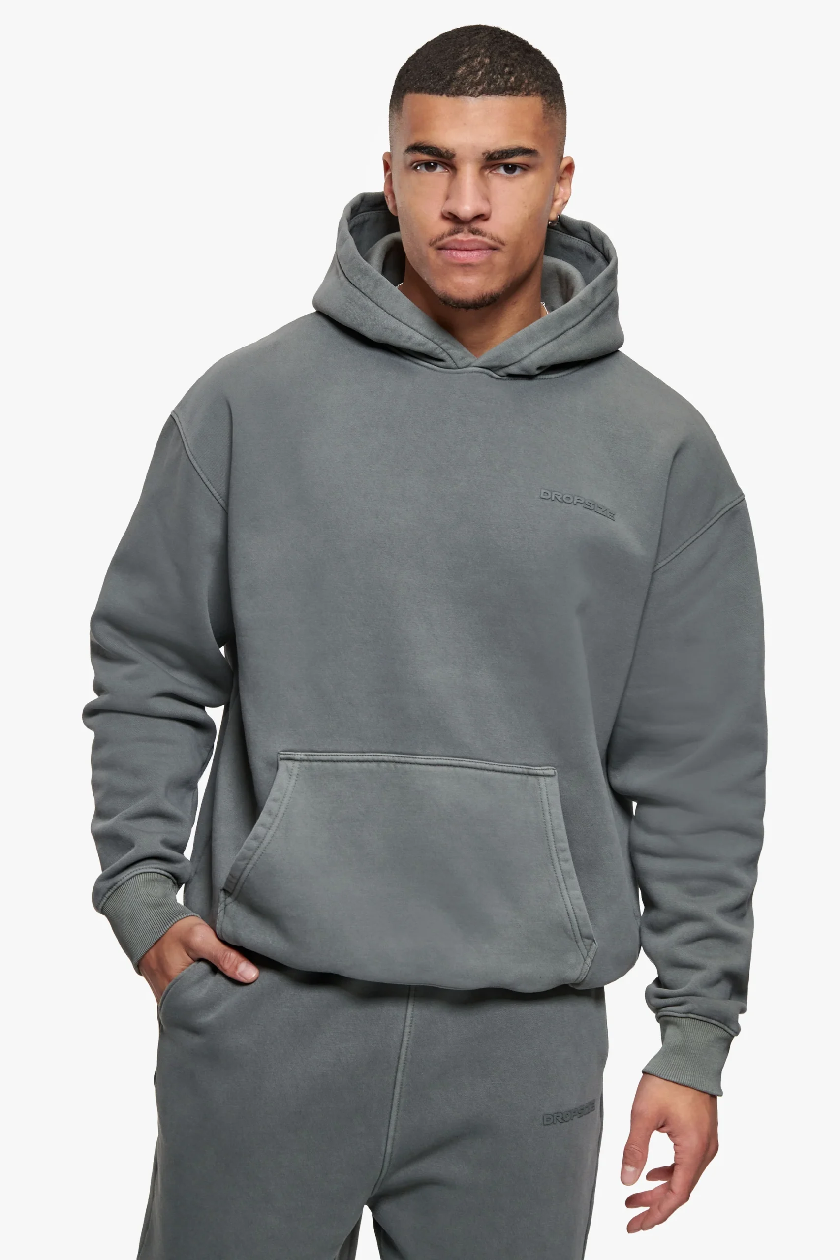 Dropsize Shadow Trainingsanzug – Schiefergrau Dropsize Shadow Trainingsanzug – Schiefergrau