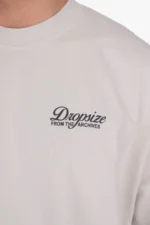 Hol dir dieses lässige Off-Duty-T-Shirt mit lockerem Schnitt aus unserem Shop. Es ist aus hochwertiger Baumwolle und hat eine kastenförmige Passform.